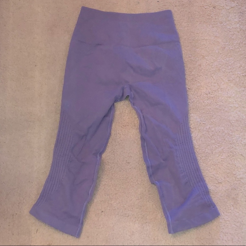 Lululemon Periwinkle Crop Athletic Leggings